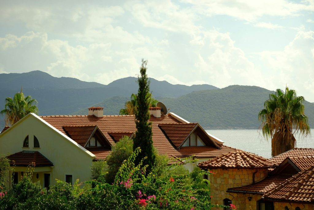 picture of mediterranean home with mountains