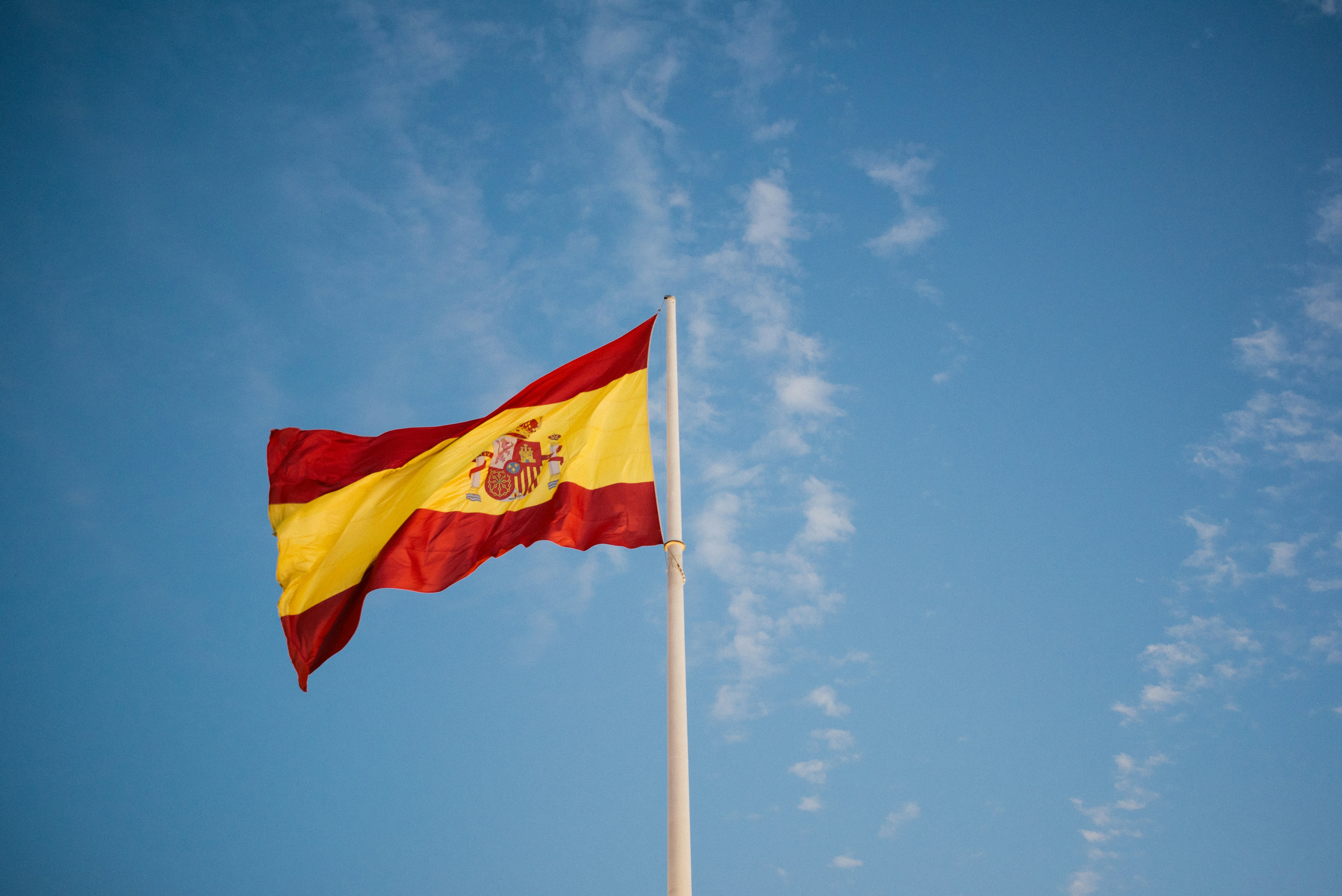 spanish news on taxes flag
