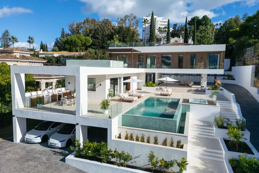 luxury backyard, terrace and pool in estepona